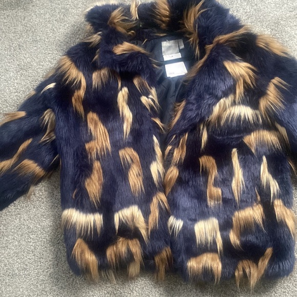 ASOS FAUX FUR COAT - Picture 4 of 5